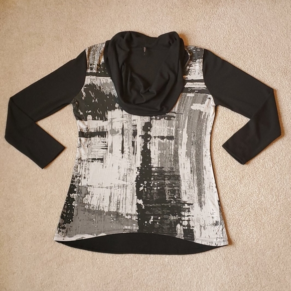 Edista abstract designed tunic size Large - Picture 4 of 7